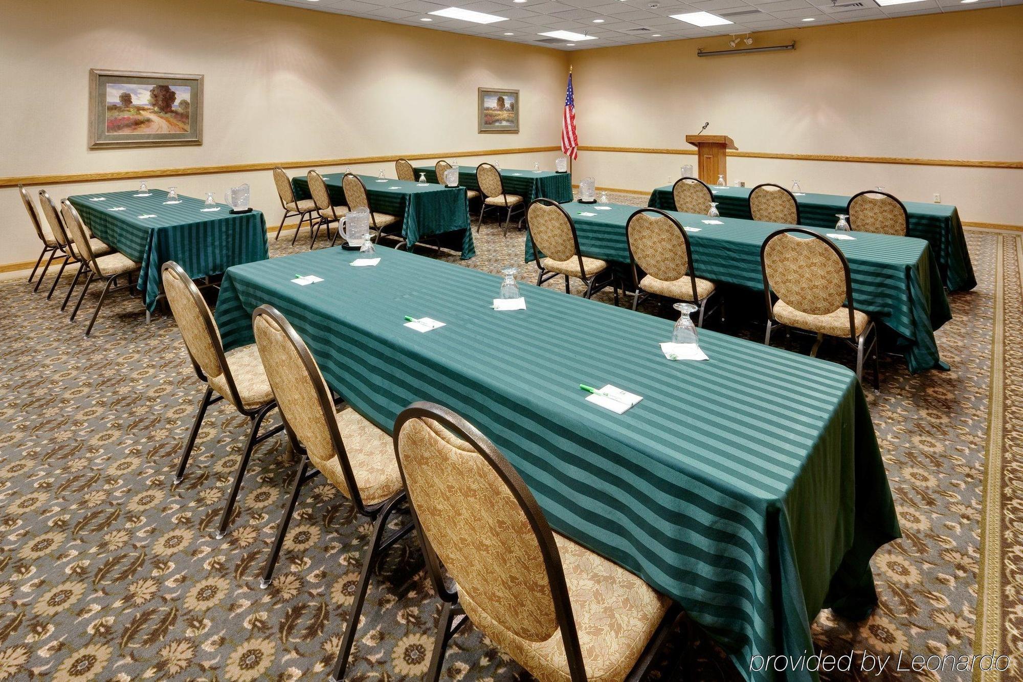 The Lux Hotel & Conference Center, Ascend Hotel Collection Waterloo Facilidades foto