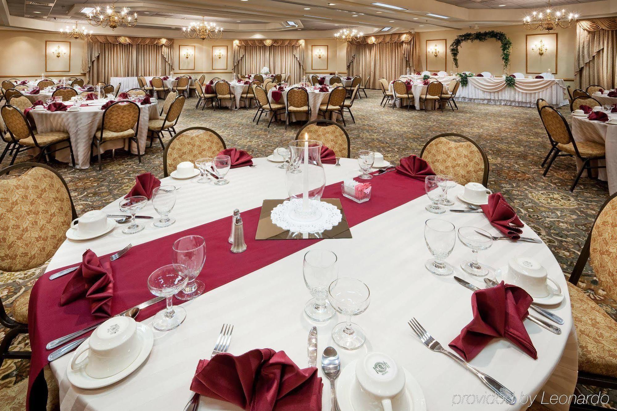 The Lux Hotel & Conference Center, Ascend Hotel Collection Waterloo Restaurante foto